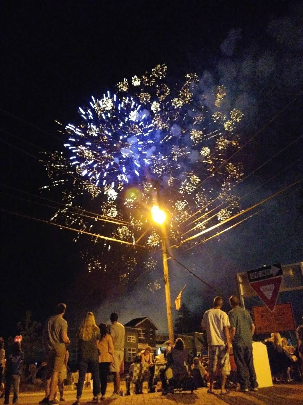 Delanies Neighborhood Grille | restaurant | 67 West Ave, Tallmadge, OH 44278, USA | 3306302888 OR +1 330-630-2888