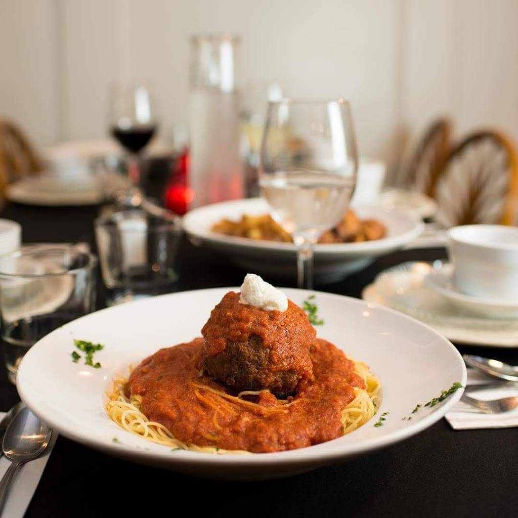 Savinispomodoro.com | restaurant | 476 Rathbun St, Woonsocket, RI 02895, USA | 4017625114 OR +1 401-762-5114