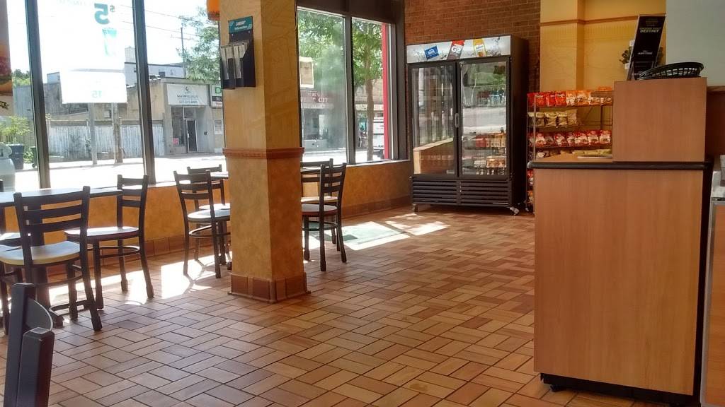 Subway | restaurant | 2378 Lake Shore Blvd W, Etobicoke, ON M8V 2L4, Canada | 4162559535 OR +1 416-255-9535