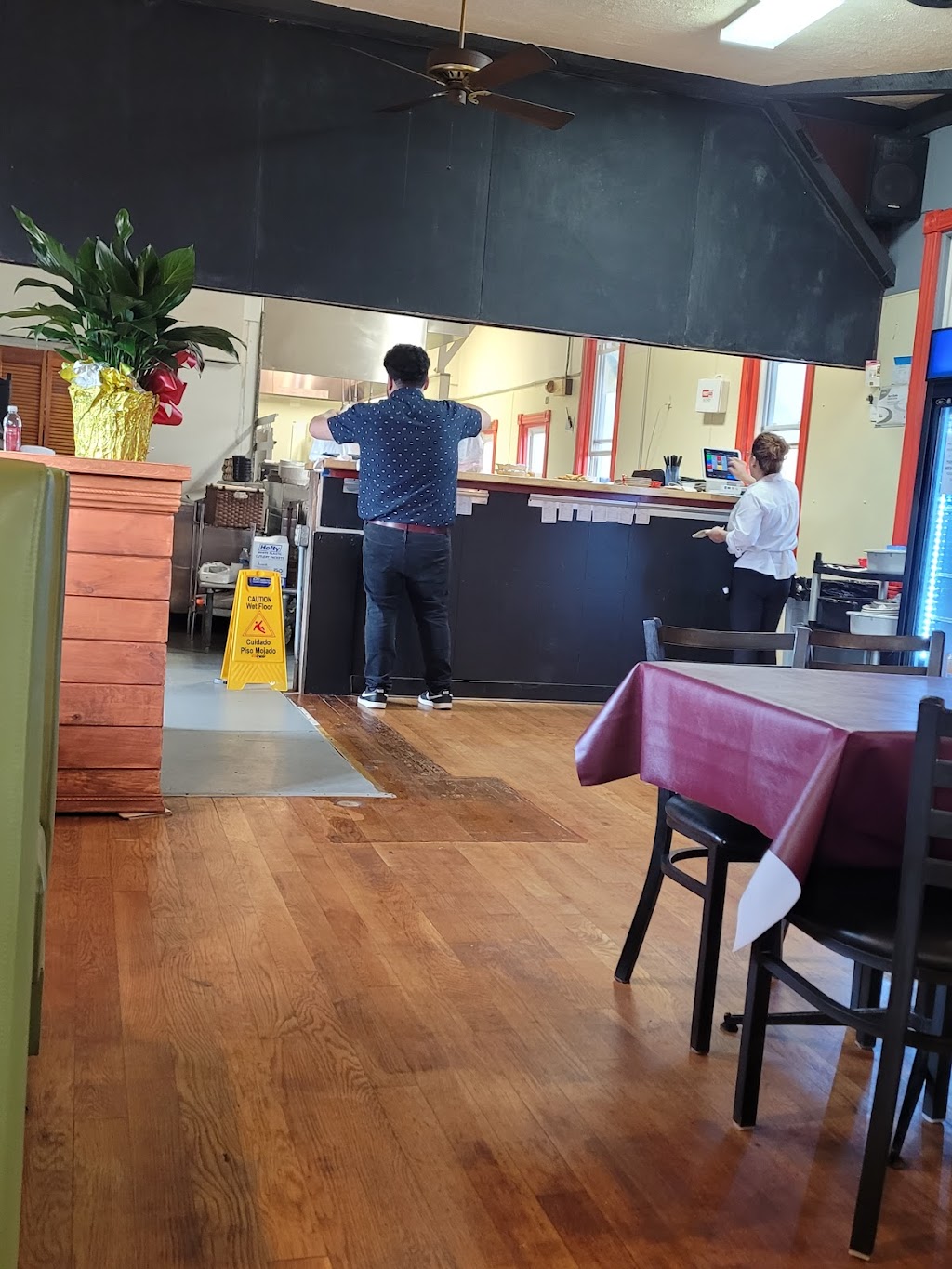 Compadres | restaurant | 66 Church St, Mercersburg, PA 17236, USA | 7174980561 OR +1 717-498-0561