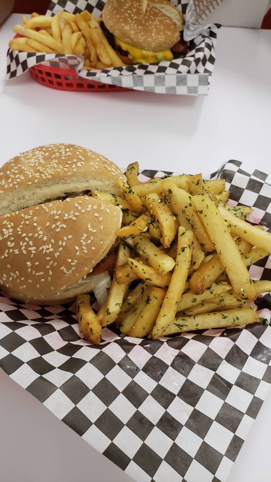 Bobs Giant Burgers | restaurant | 1801 H St B-5, Modesto, CA 95354, USA | 2092840748 OR +1 209-284-0748