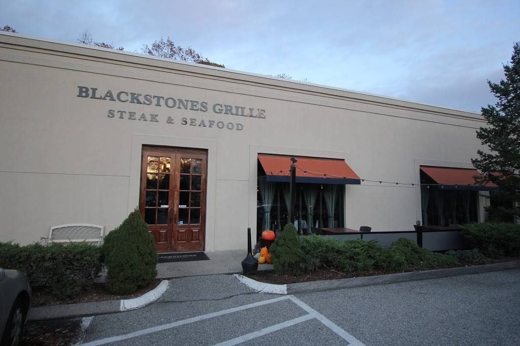 Blackstones Grille | restaurant | 2600 Post Rd, Southport, CT 06890, USA | 2039551470 OR +1 203-955-1470