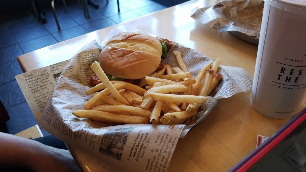 Wayback Burgers | restaurant | 11 Tobias Boland Way, Worcester, MA 01607, USA | 5087559300 OR +1 508-755-9300