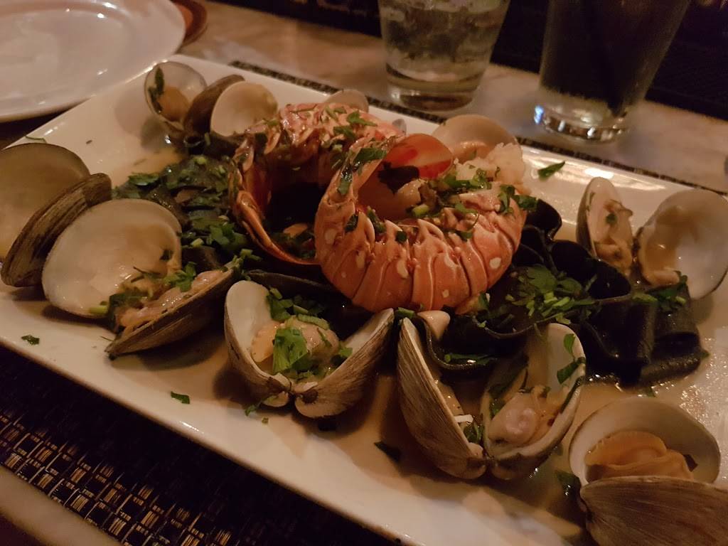 Uva Rossa | restaurant | 243 Hempstead Ave, Malverne, NY 11565, USA | 5166127400 OR +1 516-612-7400