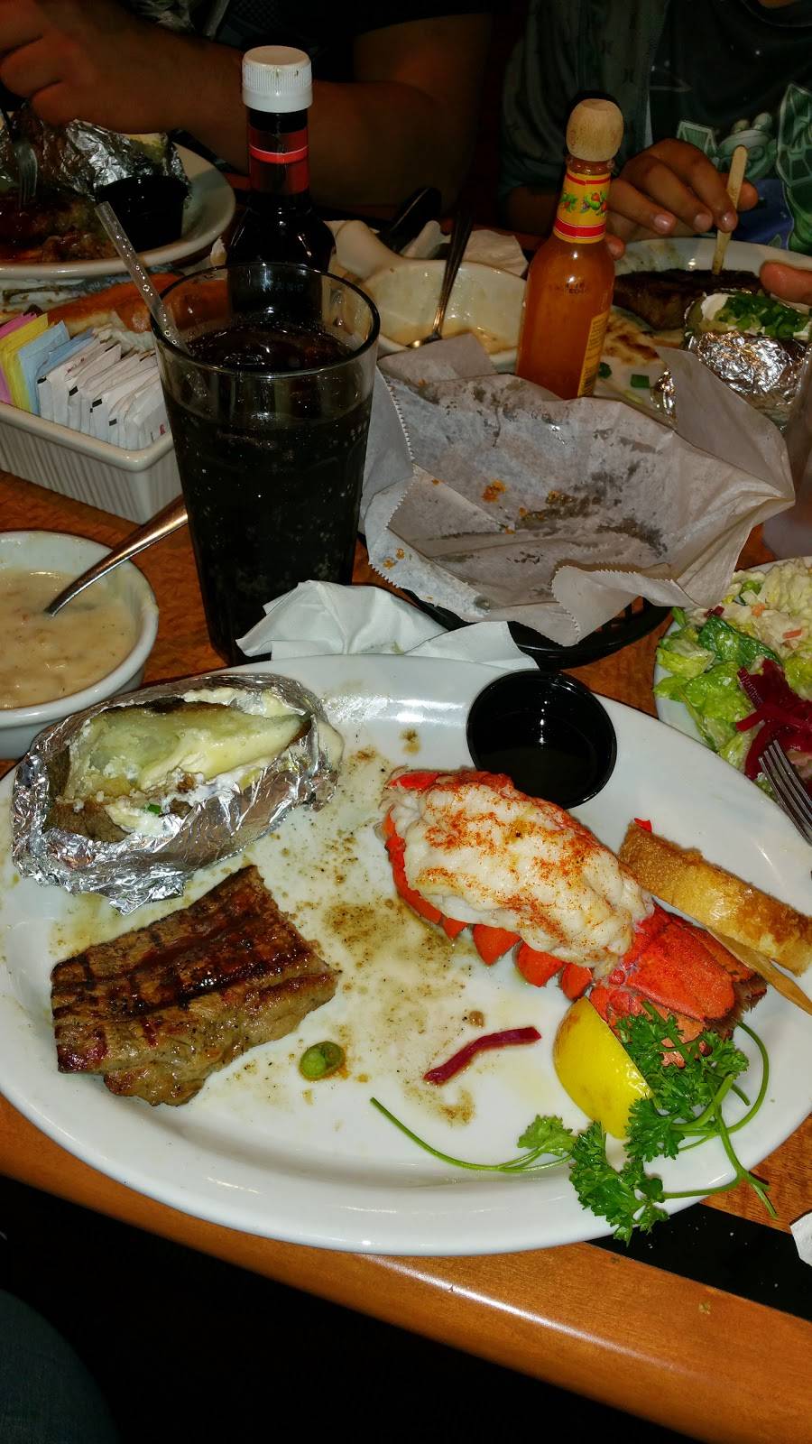 Sizzler | restaurant | 2421 W Pacific Coast Highway, Lomita, CA 90717, USA | 3102576826 OR +1 310-257-6826