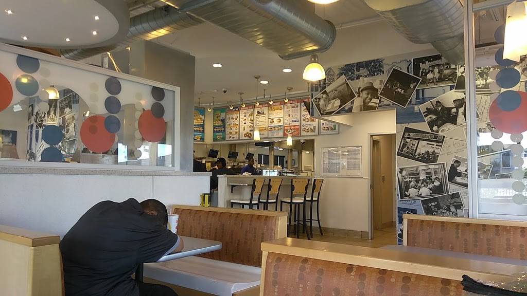 White Castle | restaurant | 700 W Broadway, Louisville, KY 40202, USA | 5025841531 OR +1 502-584-1531