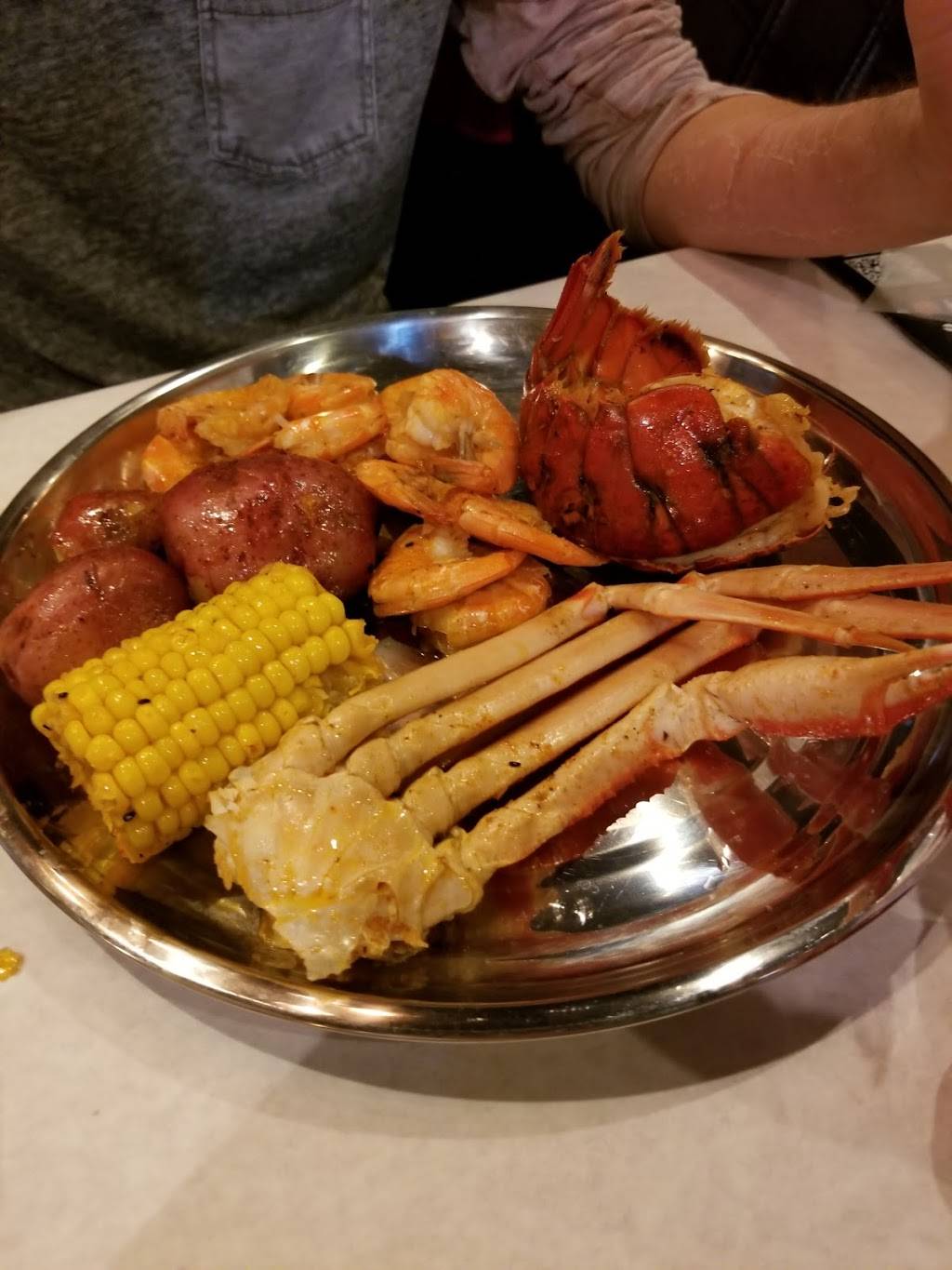 Red Hook Cajun Seafood | restaurant | 363 North Pkwy, Jackson, TN 38305, USA | 7313005200 OR +1 731-300-5200