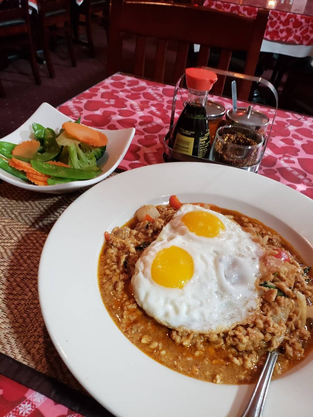 Pepper Terrace | restaurant | 400 Franklin Village Drive, Franklin, MA 02038, USA | 5085281216 OR +1 508-528-1216