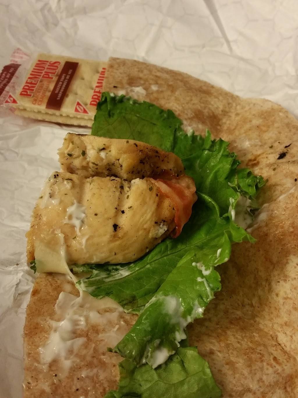 St-Hubert Express | restaurant | 4010 Riverside Dr, Ottawa, ON K1V 2E8, Canada | 6137399995 OR +1 613-739-9995