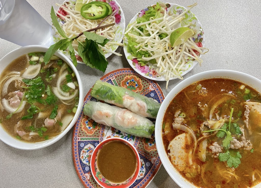 Saigon Deli | restaurant | 4142 Brooklyn Ave NE, Seattle, WA 98105, USA | 2066342866 OR +1 206-634-2866