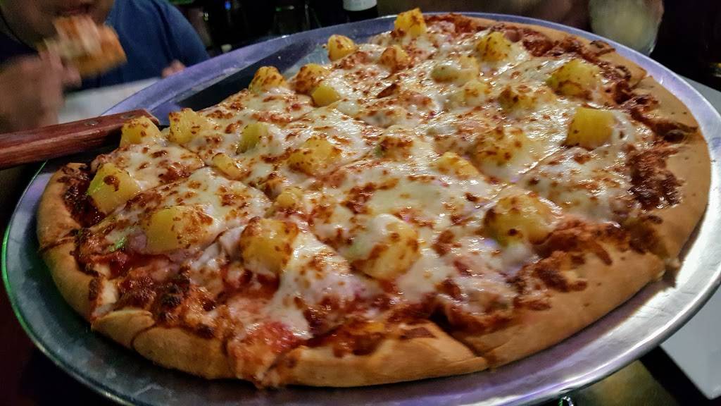 Skores Club Sports Bar and Grill | restaurant | 6764 W Forest Preserve Ave, Harwood Heights, IL 60706, USA | 7088676767 OR +1 708-867-6767