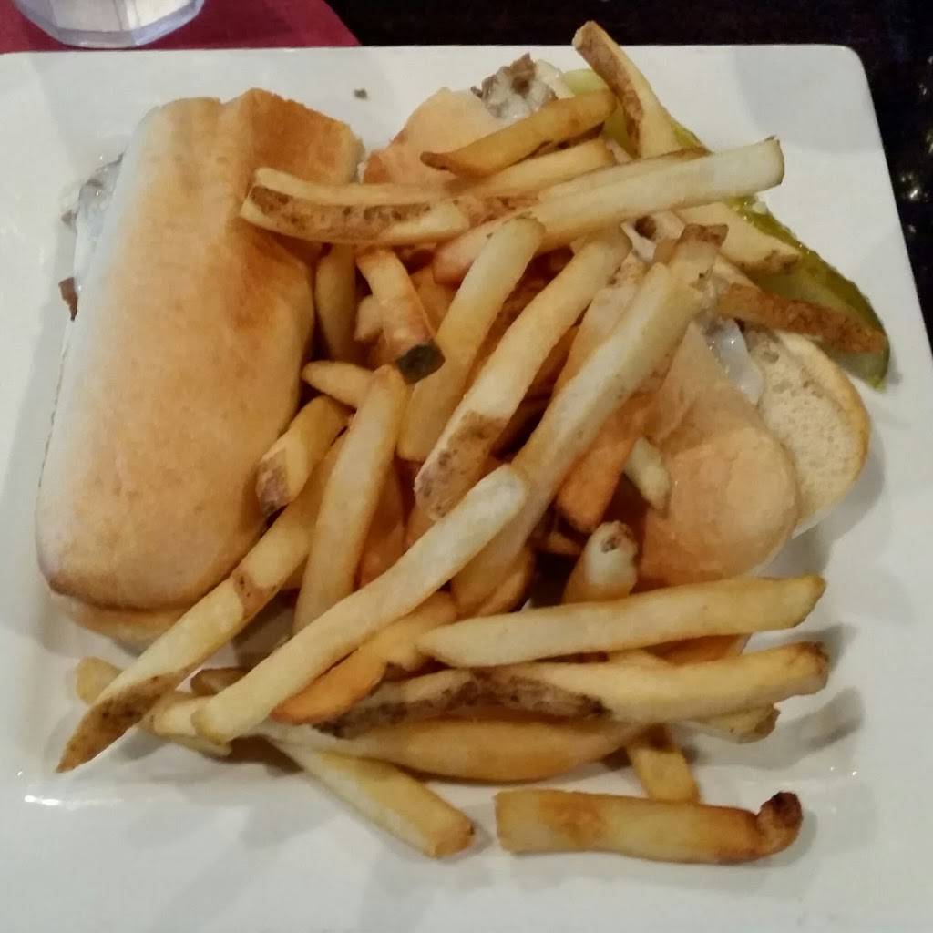 Gus Bar & Grill | restaurant | 2701 W Broad St, Richmond, VA 23220, USA | 8046129275 OR +1 804-612-9275