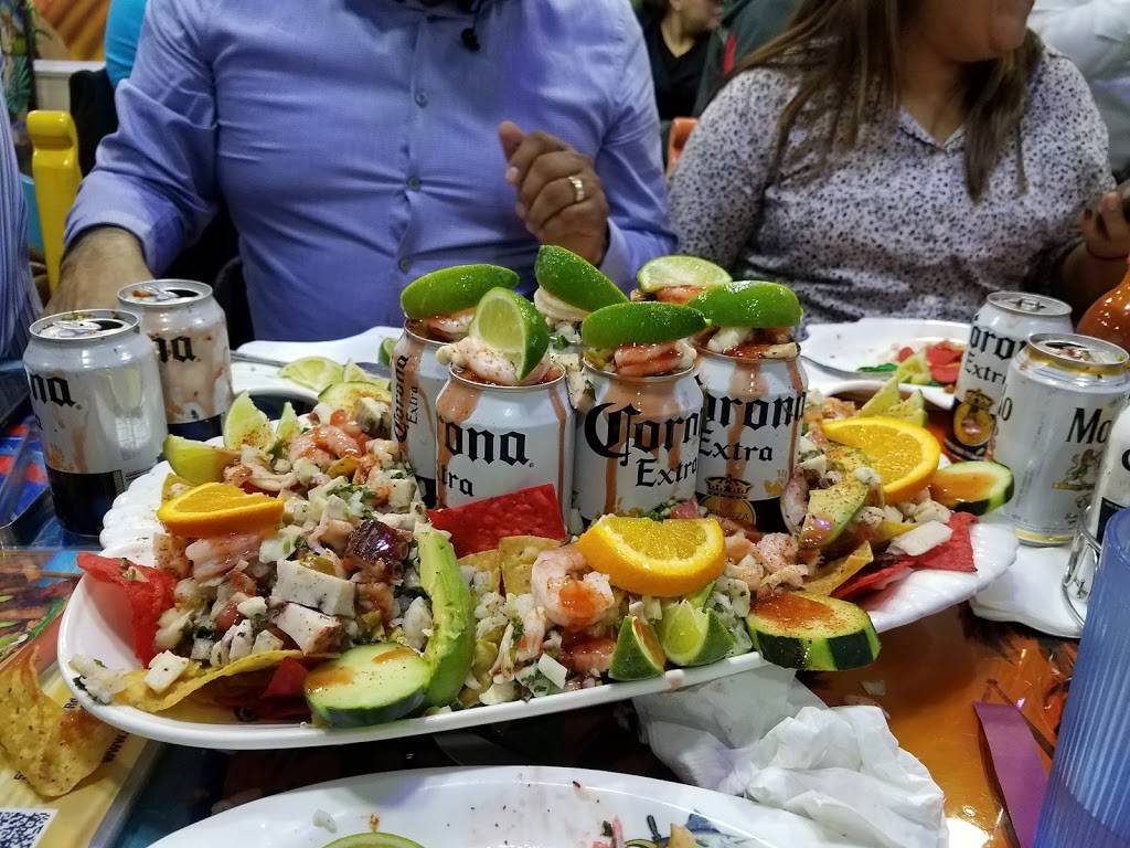 La Canoa | restaurant | 50 S Green Bay Rd, Waukegan, IL 60085, USA | 8472443636 OR +1 847-244-3636