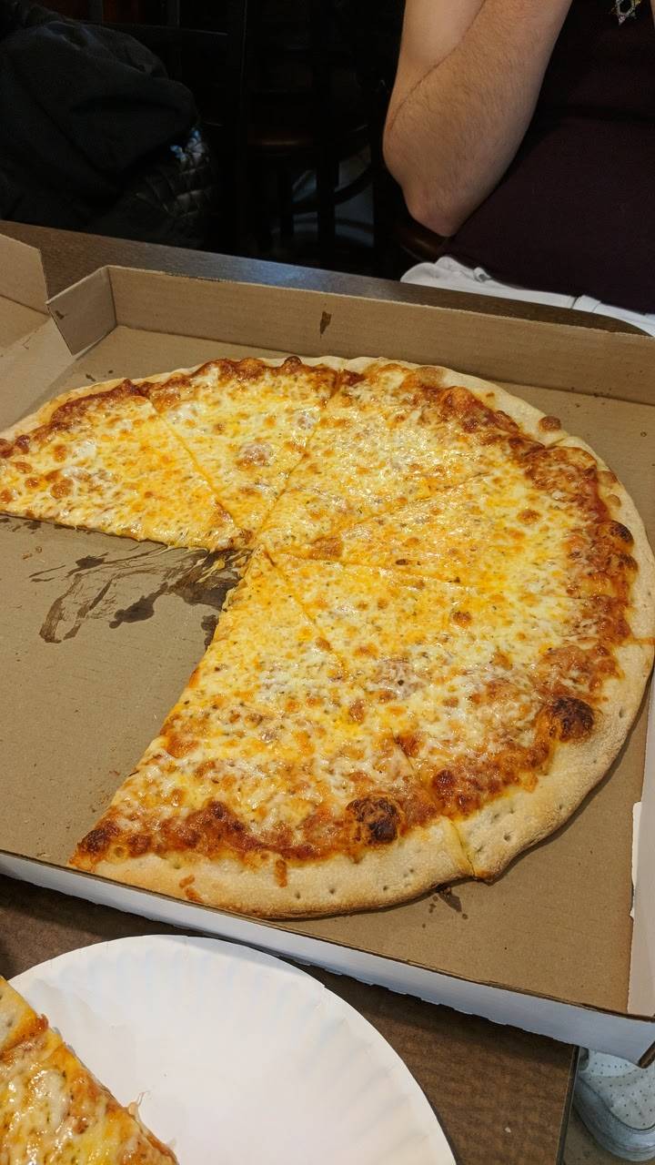 Main Pizza Chalavi | cafe | 2931 W Touhy Ave, Chicago, IL 60645, USA | 7733389640 OR +1 773-338-9640