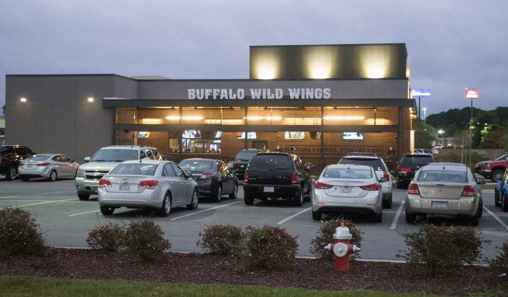 Buffalo Wild Wings | meal takeaway | 130 S Equity Dr, Smithfield, NC 27577, USA | 9199381250 OR +1 919-938-1250