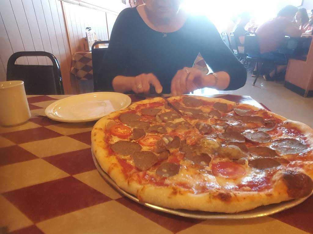 Jerrys Pizza | restaurant | 635 S Main St, Middletown, CT 06457, USA | 8603465335 OR +1 860-346-5335