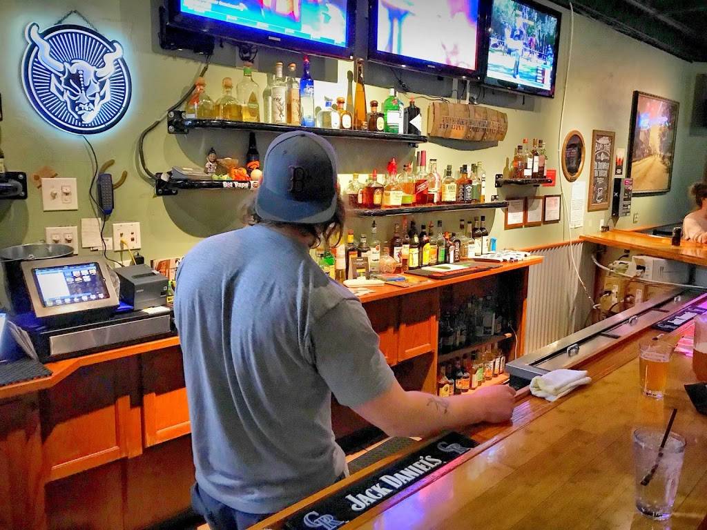 Bluff Street Bar & Billiards | restaurant | 2690 28th St ste e, Boulder, CO 80301, USA | 3034441562 OR +1 303-444-1562