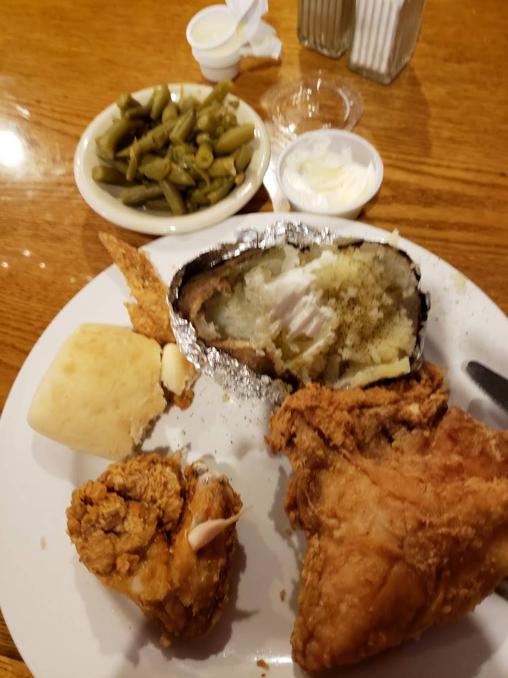 Emma Jeans Restaurant & Lounge | restaurant | 2117 Antique City Dr, Walnut, IA 51577, USA | 7127842500 OR +1 712-784-2500