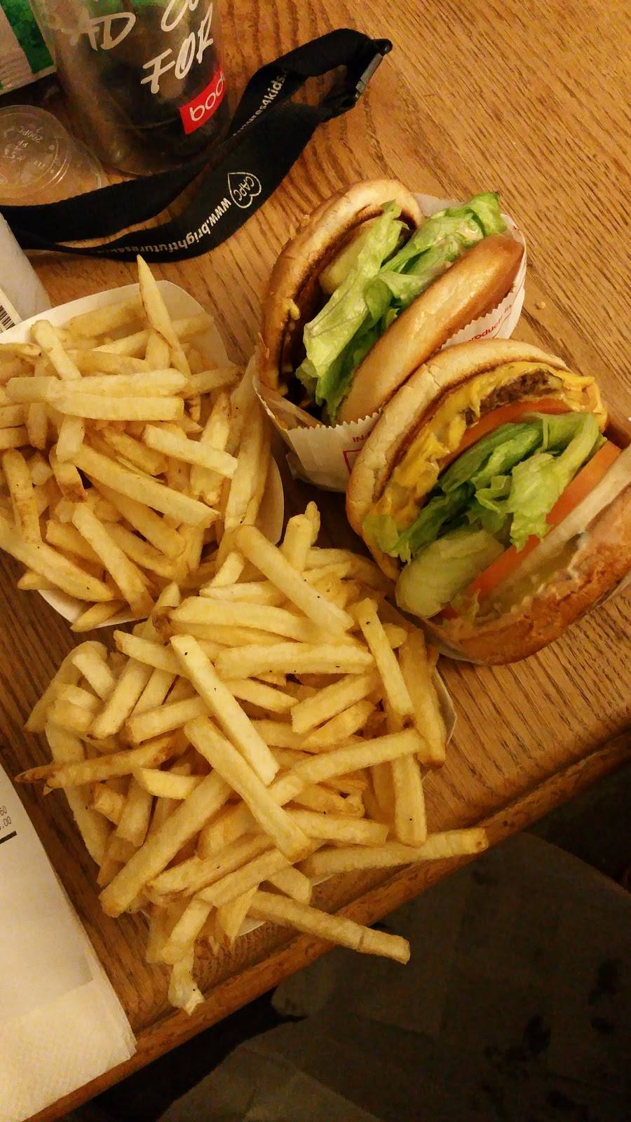 In-N-Out Burger | restaurant | 15610 W San Bernardino Rd, West Covina, CA 91790, USA | 8007861000 OR +1 800-786-1000