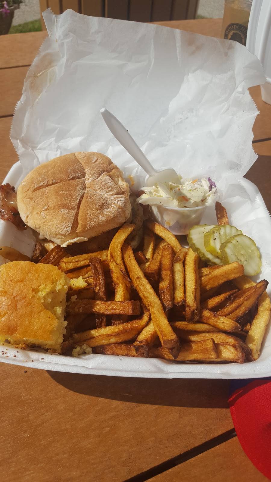 Porkys Place & Backyard BBQ | restaurant | 7404 Ethan Allen Hwy, New Haven, VT 05472, USA | 8028772600 OR +1 802-877-2600