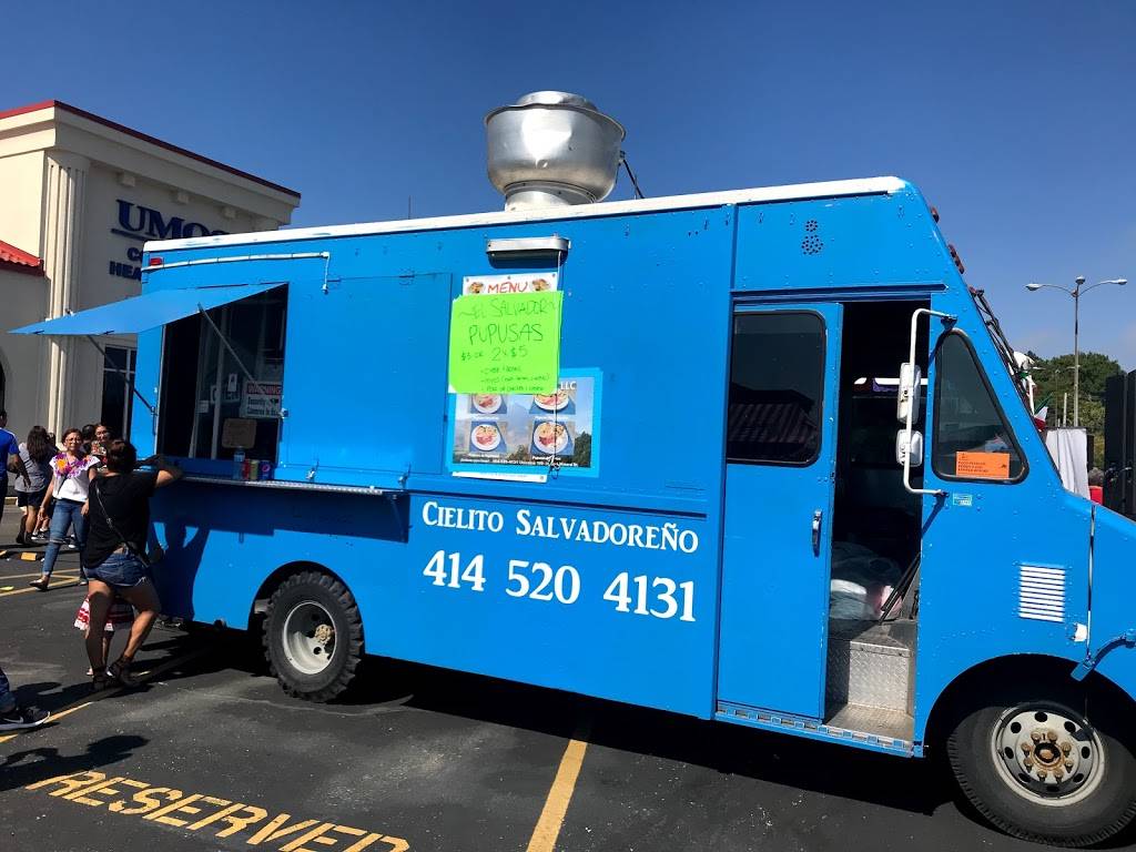 Cielito Salvadoreno | restaurant | 1109 S Cesar E Chavez Dr, Milwaukee, WI 53204, USA | 4145204131 OR +1 414-520-4131