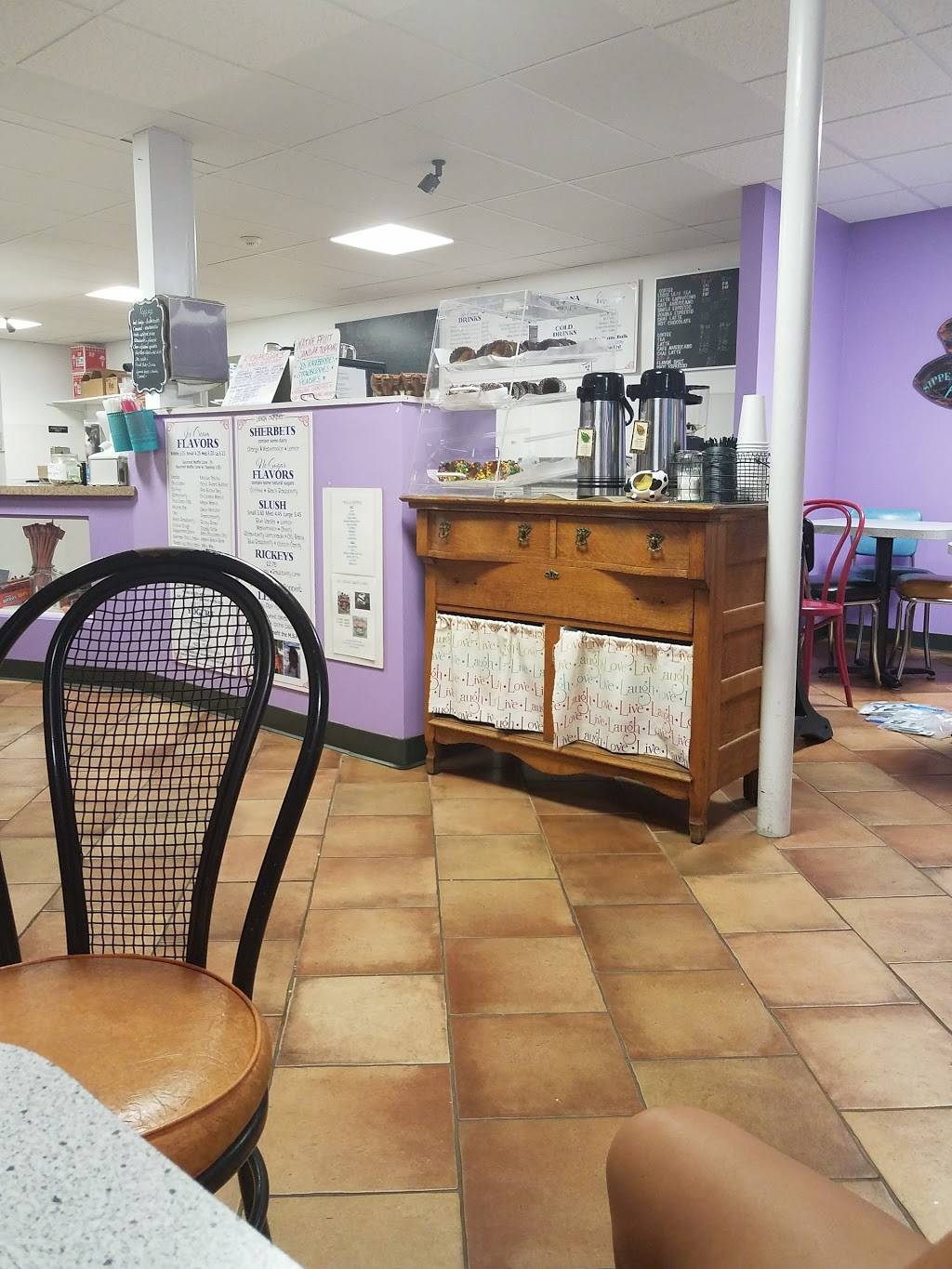 Cows Rock Ice Cream | cafe | 5 Johnson St, North Andover, MA 01845, USA | 9786867625 OR +1 978-686-7625