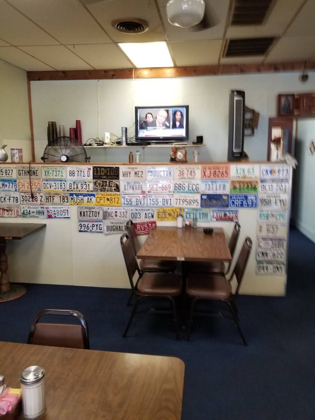 Moes Place | restaurant | 5012 N MacArthur Blvd, Warr Acres, OK 73122, USA | 4054957030 OR +1 405-495-7030