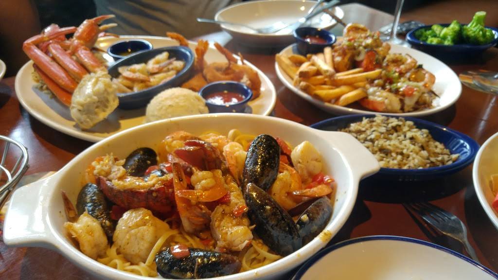 Red Lobster | restaurant | 810 S Wadsworth Blvd, Lakewood, CO 80226, USA | 3039365882 OR +1 303-936-5882