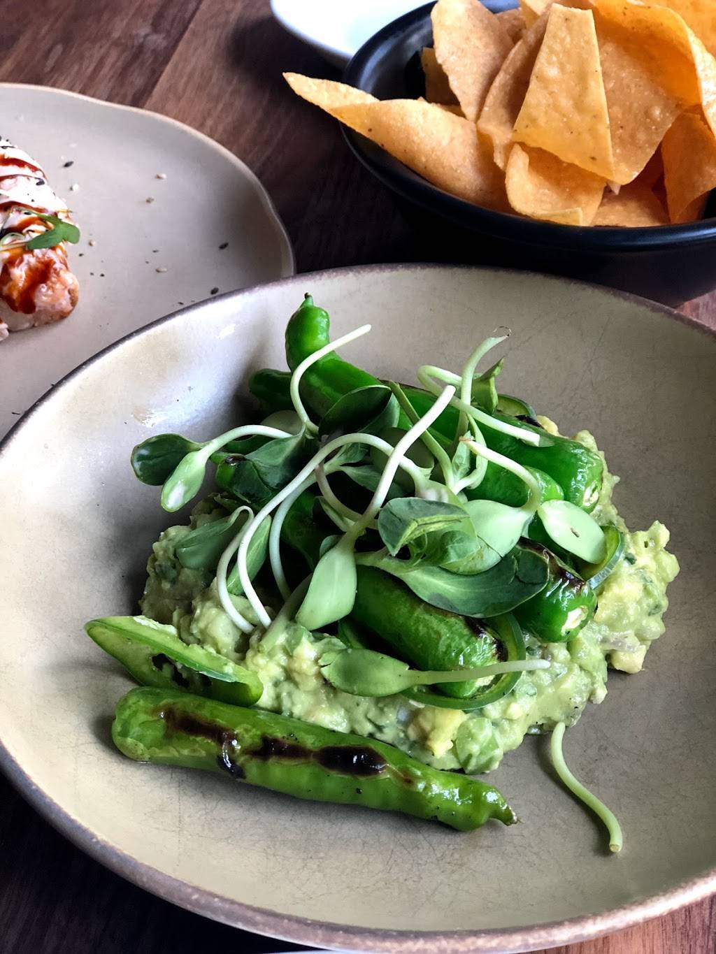 Makro Pêcheries | restaurant | 1726 Rue Notre-Dame Ouest, Montréal, QC H3J 1M3, Canada | 5143796002 OR +1 514-379-6002