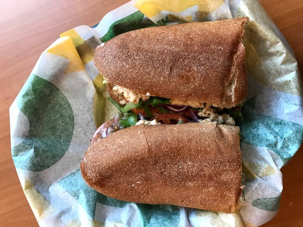 Subway | restaurant | 6971, D, Chemin de la Côte-de-Liesse, Saint-Laurent, QC H4T 1Z3, Canada | 5145085883 OR +1 514-508-5883