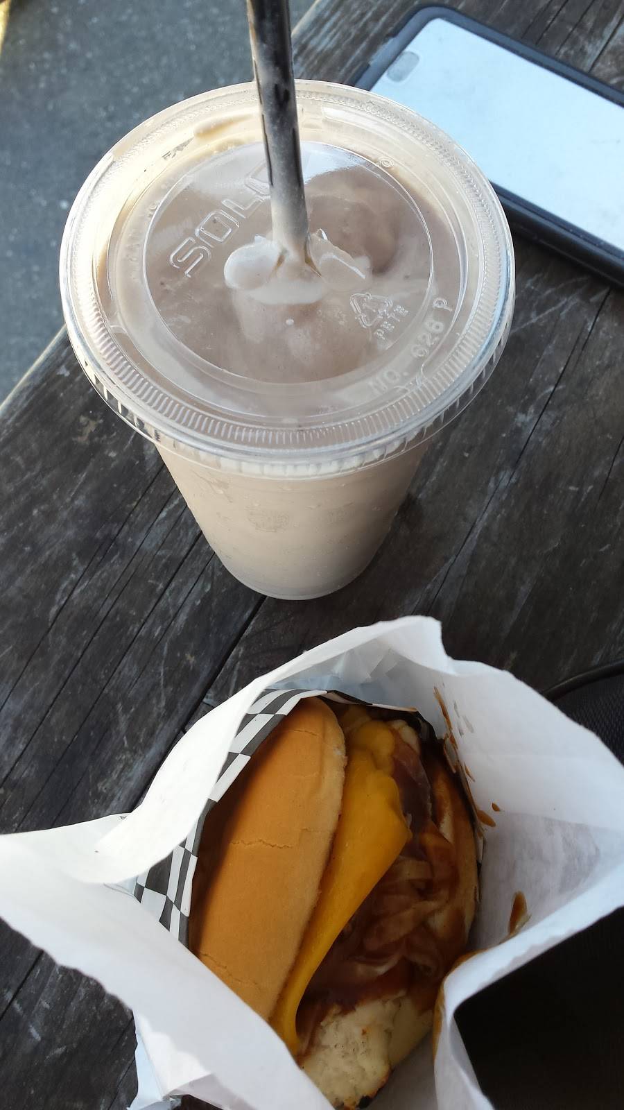 Vicks Burger Shack | restaurant | 31724 US-2, Sultan, WA 98294, USA | 3608636796 OR +1 360-863-6796