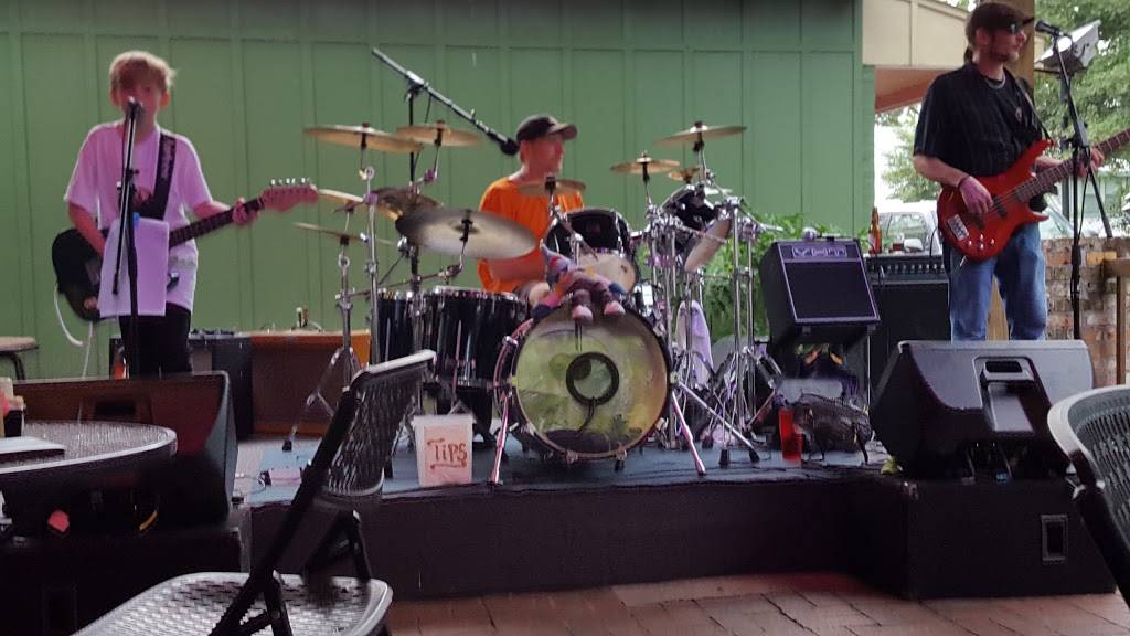 Murky Waters Ocean Springs | restaurant | 1212 Government St, Ocean Springs, MS 39564, USA | 2282151114 OR +1 228-215-1114