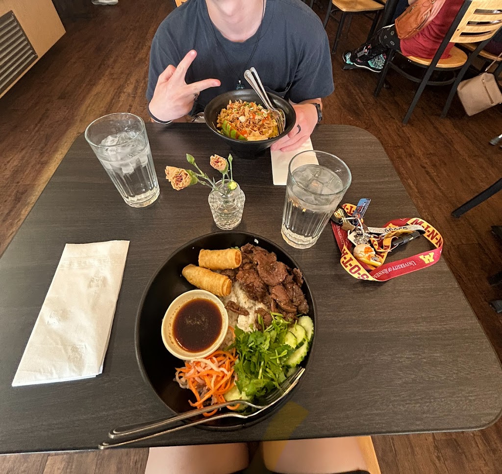 Rolls and Bowls Asian Cook House - Rogers | restaurant | 21317 John Milless Dr, Rogers, MN 55374, USA | 7632501421 OR +1 763-250-1421