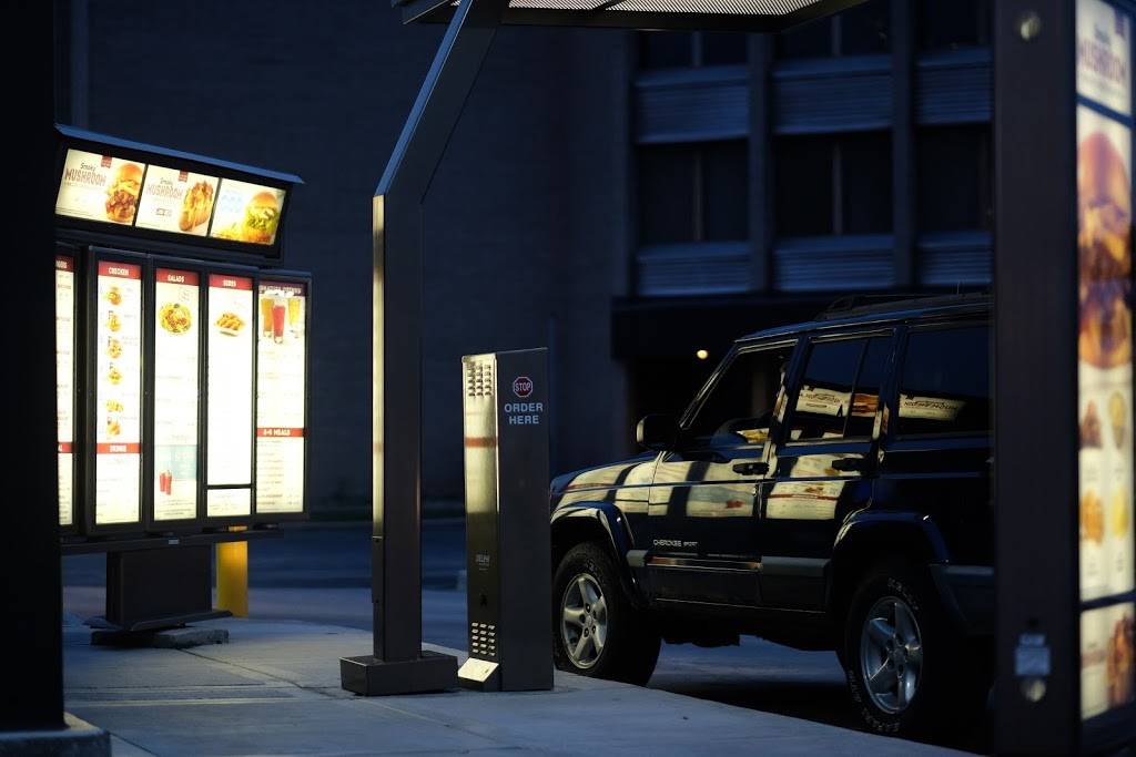 Wendys | restaurant | 200 S Main St, East Peoria, IL 61611, USA | 3096431180 OR +1 309-643-1180