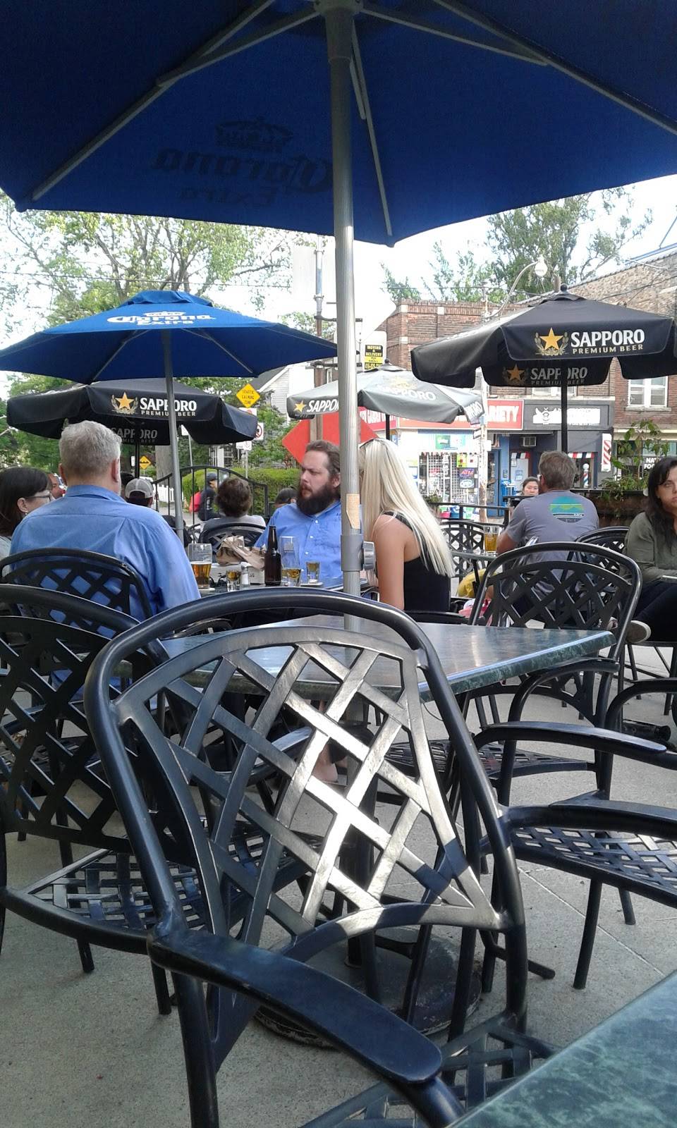 Salty Dog Bar & Grill | restaurant | 1980 Queen St E, Toronto, ON M4L 1H8, Canada | 4168495064 OR +1 416-849-5064