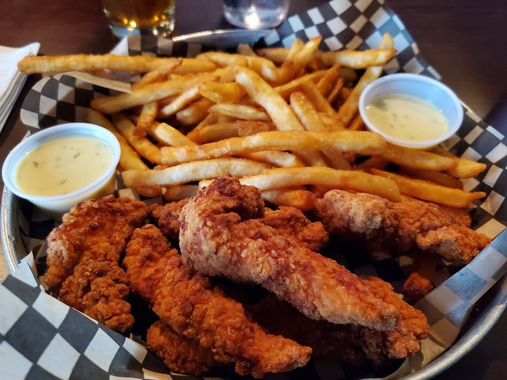 FINAGHTYS IRISH PUB | restaurant | 7726 Center Blvd SE #110, Snoqualmie, WA 98065, USA | 4258888833 OR +1 425-888-8833