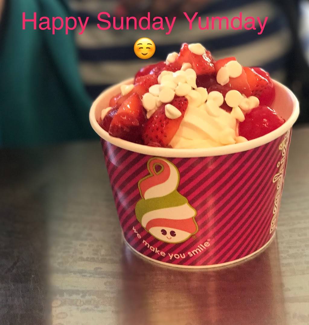 Menchies Frozen Yogurt | bakery | 251 N Brand Blvd, Glendale, CA 91203, USA | 8186491152 OR +1 818-649-1152