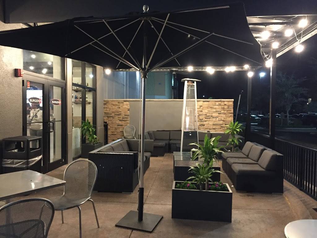 Burger 21 Lakeland | restaurant | 1601 Town Center Dr, Lakeland, FL 33803, USA | 8639378002 OR +1 863-937-8002