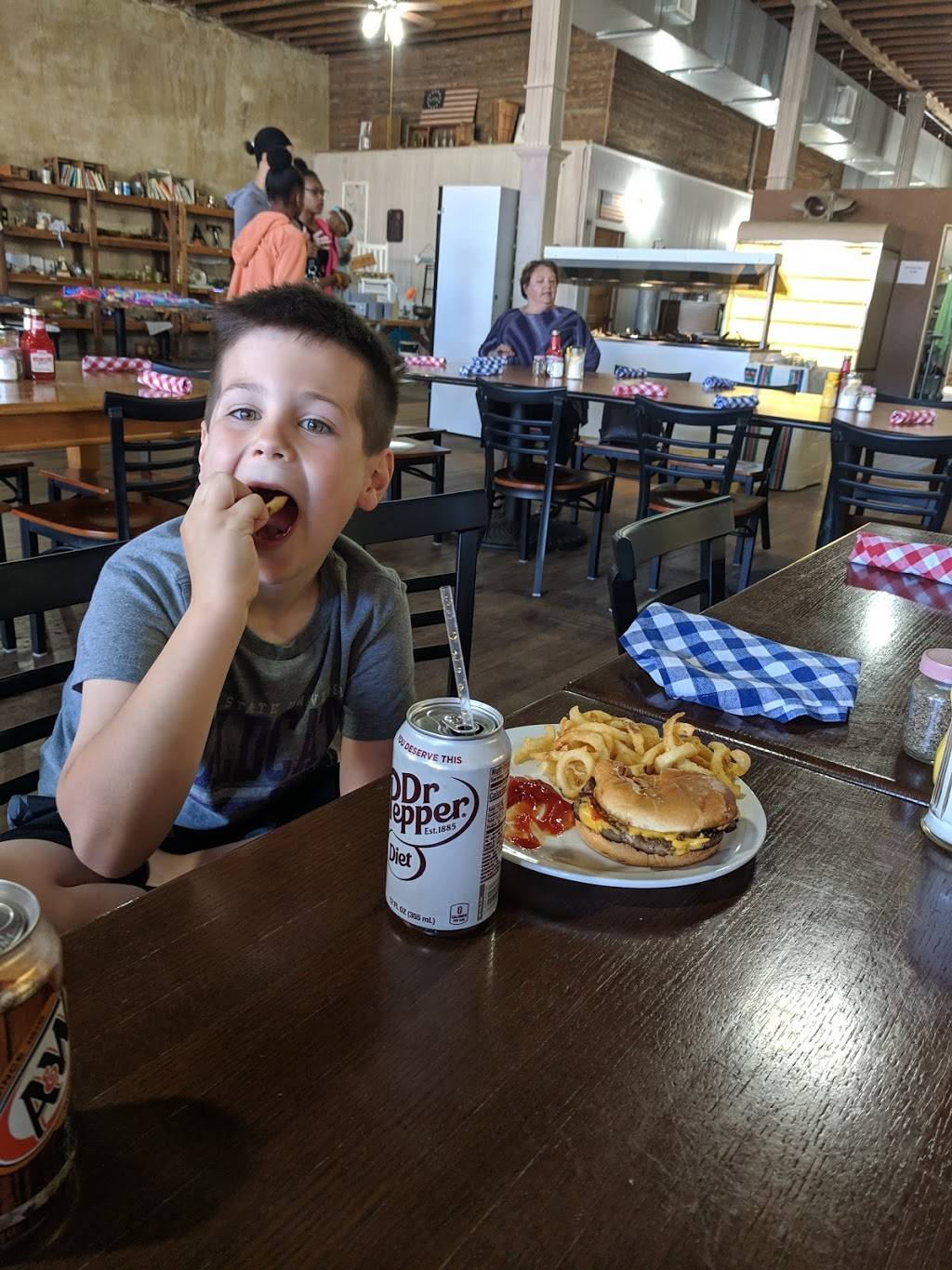 The Jewell Cafe and Marketplace | restaurant | 110 S Ohio St, Mt Hope, KS 67108, USA | 3166671134 OR +1 316-667-1134