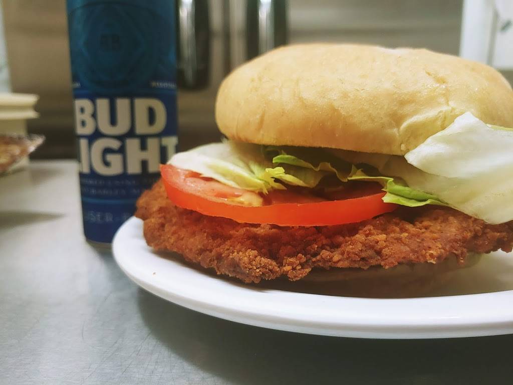 SWARM Sports Bar & Grille | restaurant | 108 E 1st St, Sumner, IA 50674, USA | 3193274145 OR +1 319-327-4145