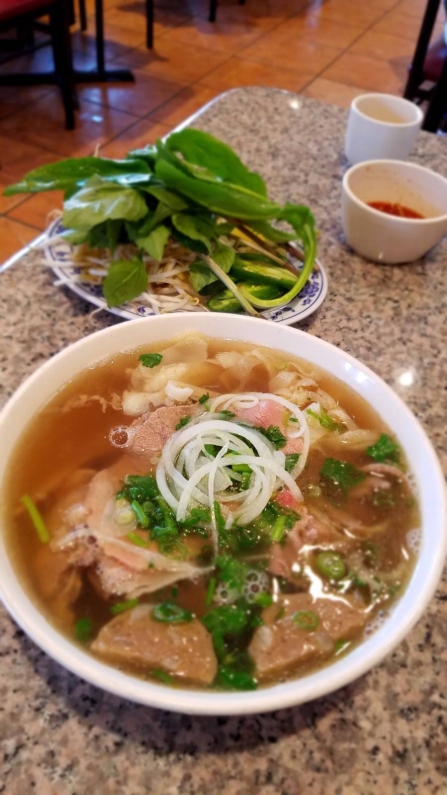 Phở Oregon Restaurant | restaurant | 2518 NE 82nd Ave, Portland, OR 97220, USA | 5032628816 OR +1 503-262-8816