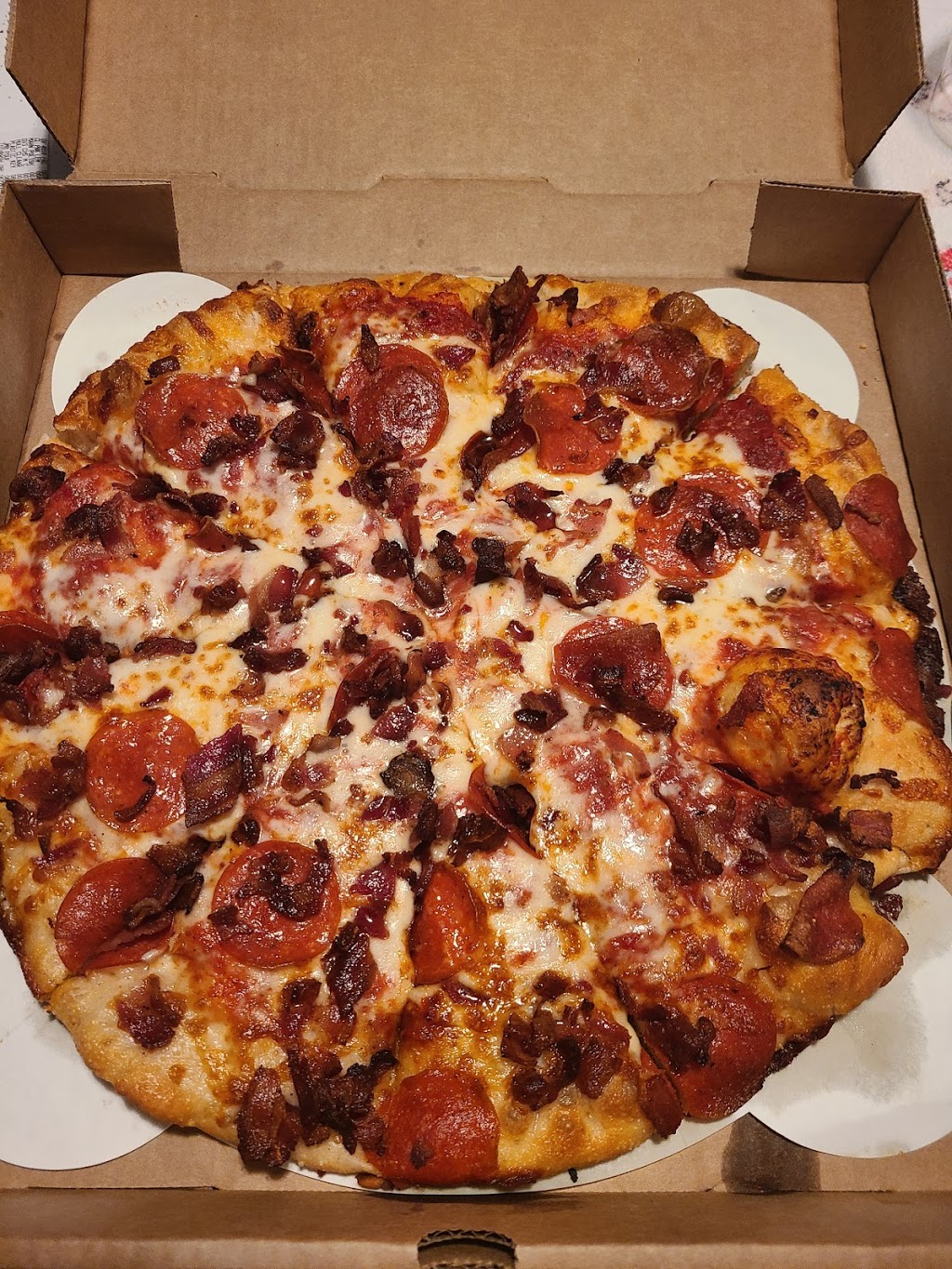 The Polar Parlor Pizza & Ice Cream | meal takeaway | 303 W Higgins Lake Dr, Roscommon, MI 48653, USA | 9892810200 OR +1 989-281-0200