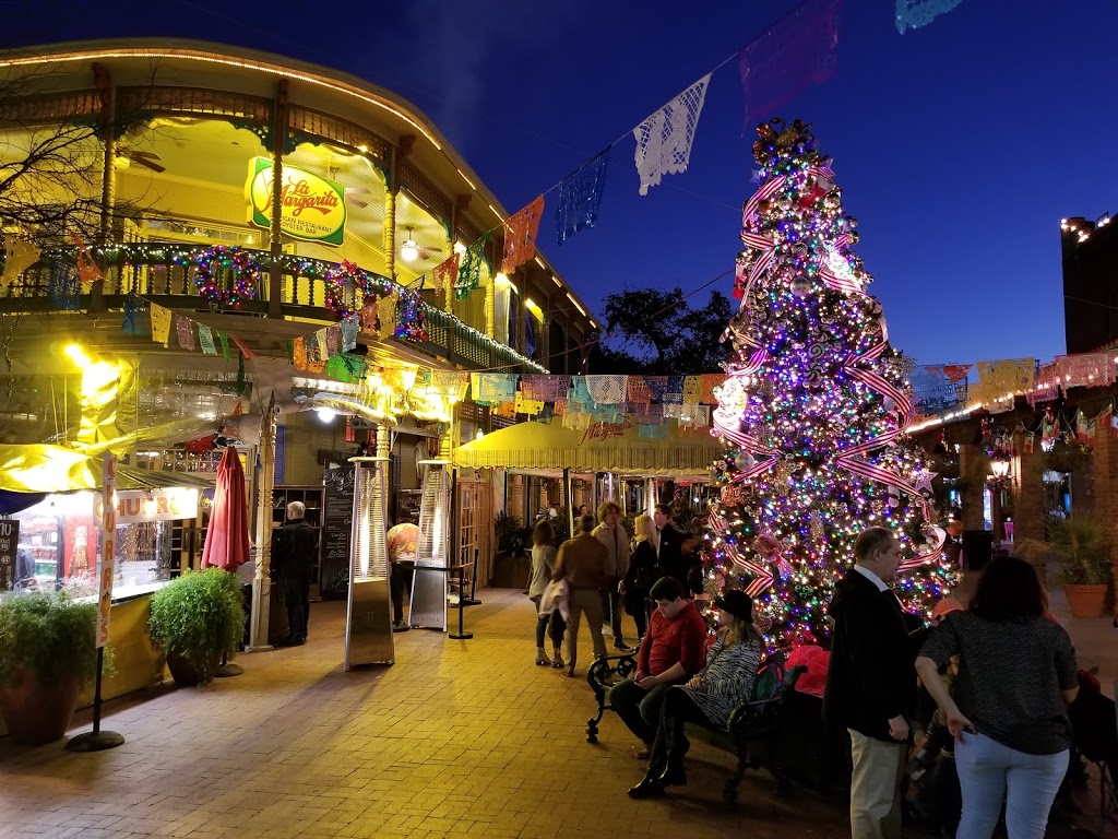 La Margarita Mexican Restaurant & Oyster Bar | restaurant | 120 Produce Row, San Antonio, TX 78207, USA | 2102277140 OR +1 210-227-7140