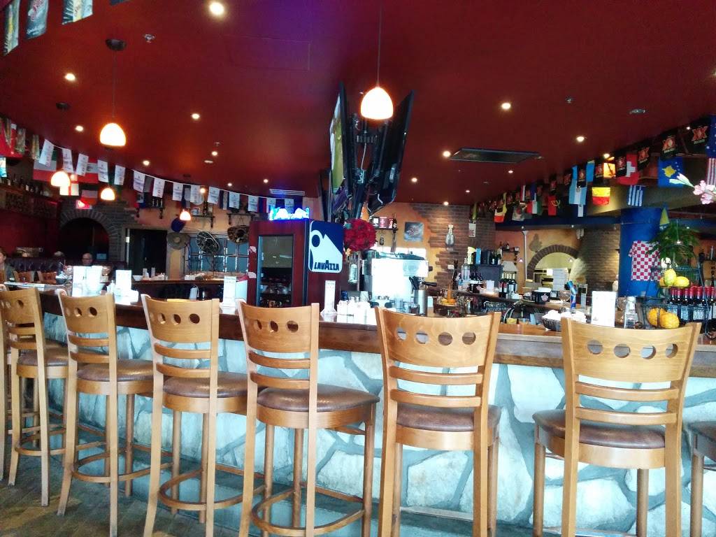 Piazza Pazza | restaurant | 7575 Boulevard Taschereau, Brossard, QC J4Y 1A2, Canada | 4506781441 OR +1 450-678-1441