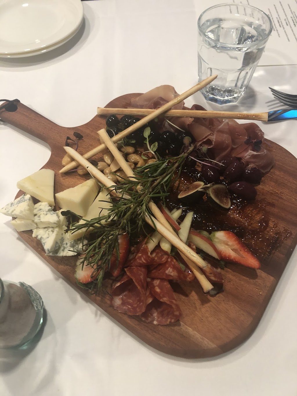 Rue 561 bistro | restaurant | 561 Fischer Blvd, Toms River, NJ 08753, USA | 7325034308 OR +1 732-503-4308