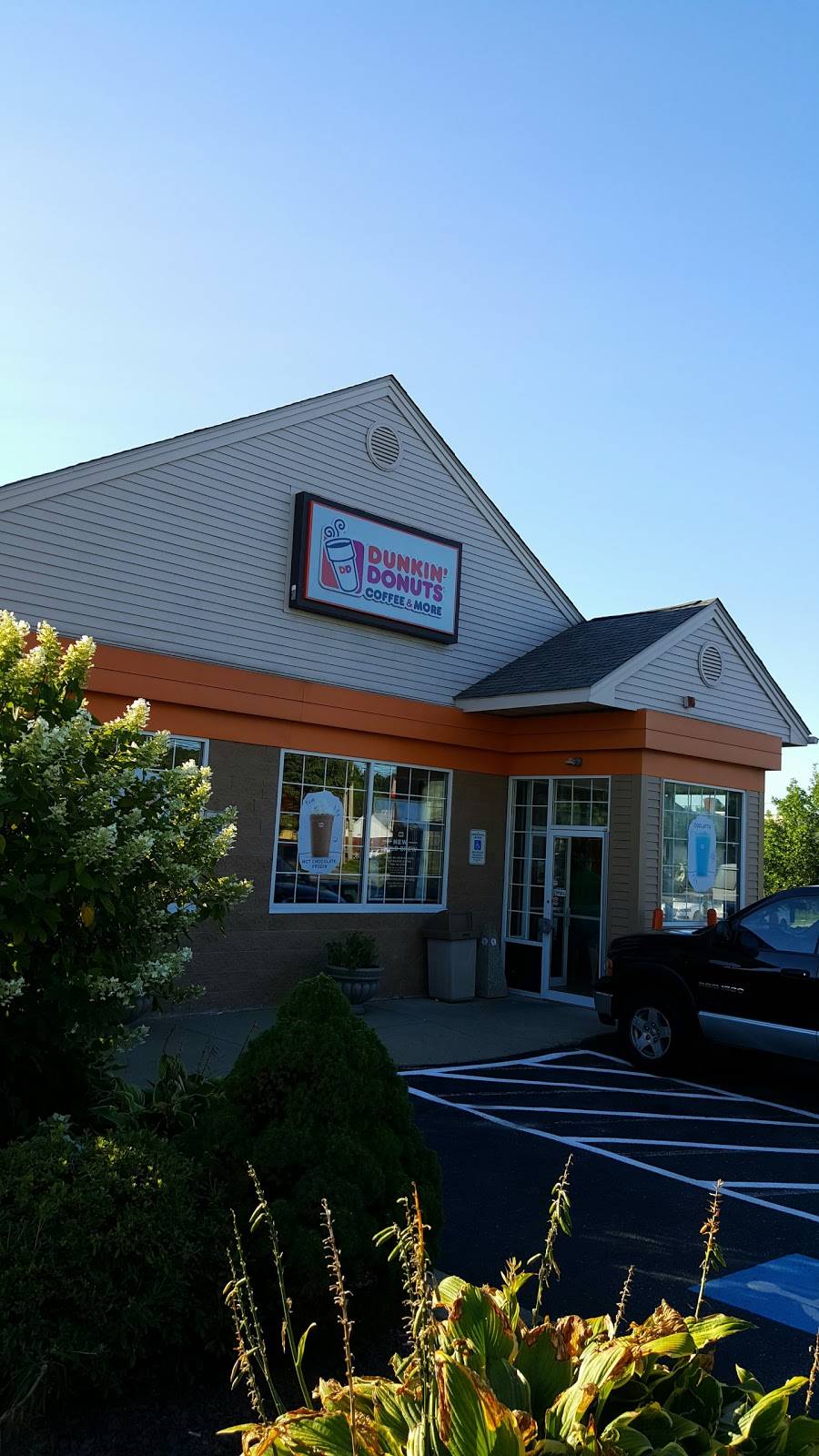 Dunkin | bakery | 900 Cranston St, Cranston, RI 02920, USA | 4019449844 OR +1 401-944-9844