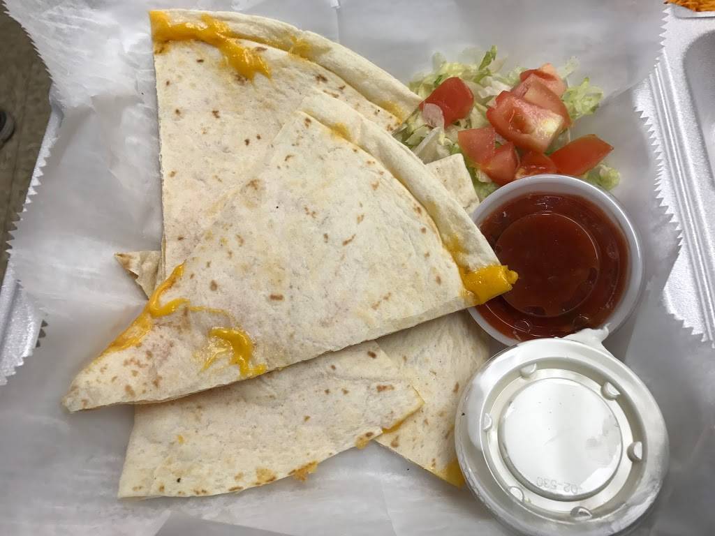 Dan the Mans Taco Stand | restaurant | 22 W Main St, Rossville, IN 46065, USA | 7653793600 OR +1 765-379-3600