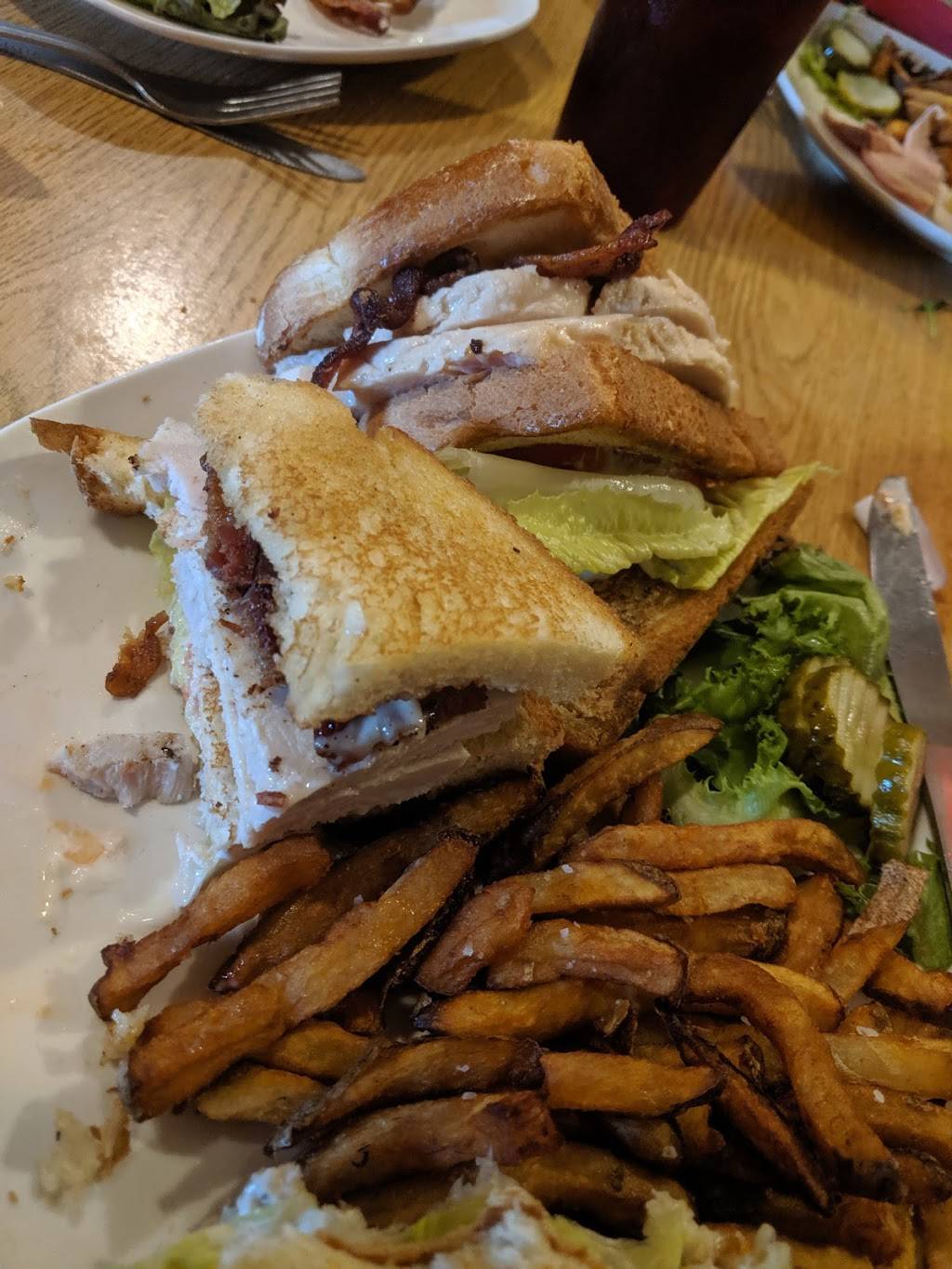 The Gap Pub & Grill | restaurant | 280 VT-5A, Orleans, VT 05860, USA | 8025254187 OR +1 802-525-4187