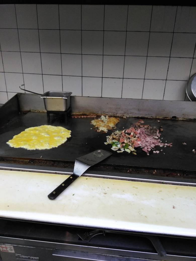 Freds Place Inc. | restaurant | 544 W Lake St, Elmhurst, IL 60126, USA | 6308342426 OR +1 630-834-2426