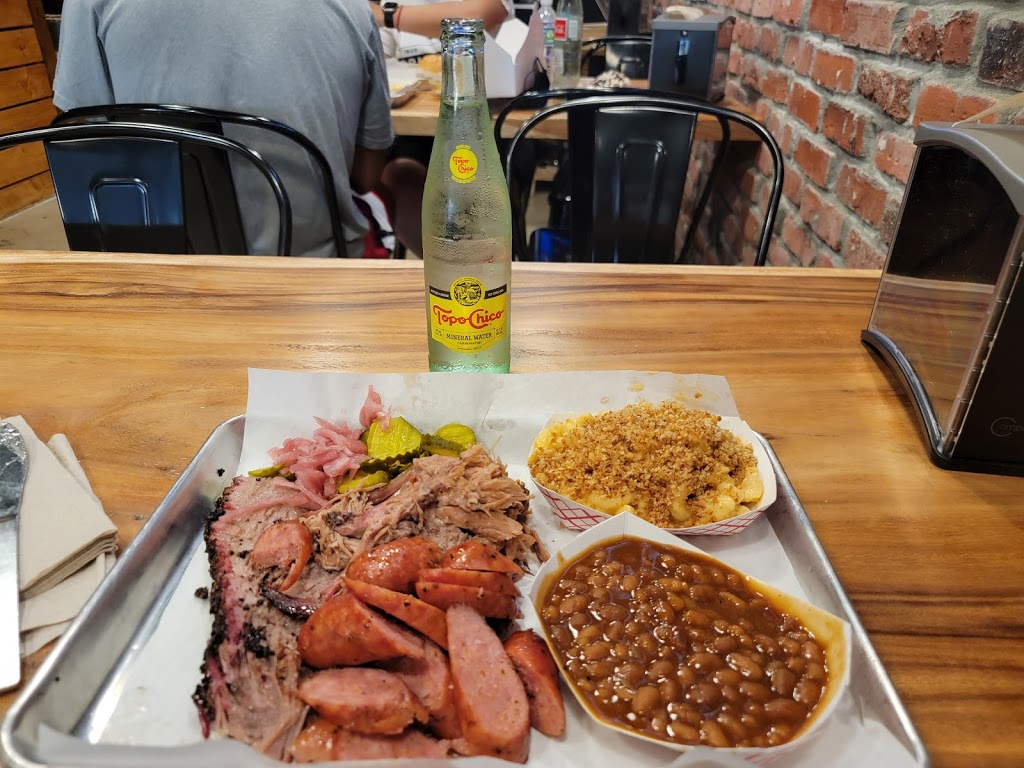 La Traila Barbecue | restaurant | 8030 NW 154th St, Miami Lakes, FL 33016, USA | 7867036197 OR +1 786-703-6197